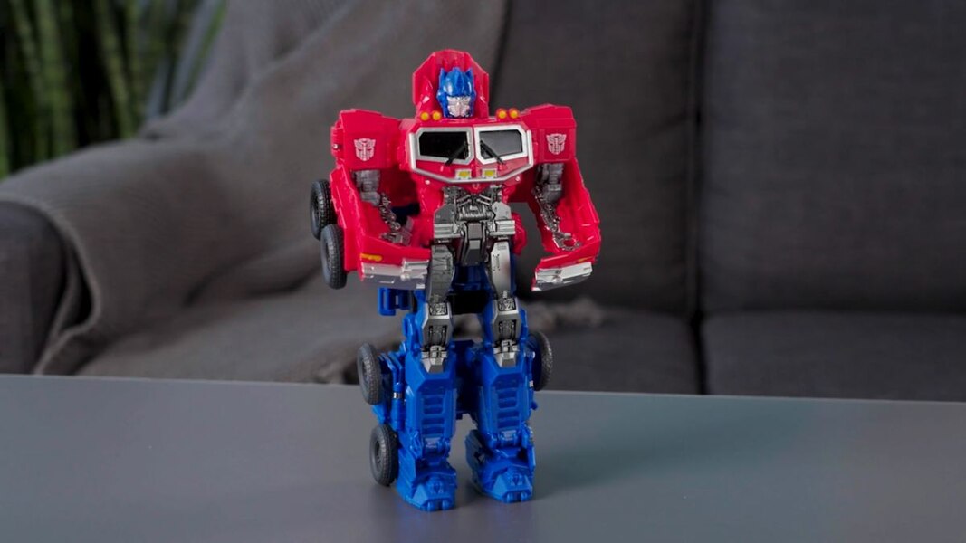 Transformers Bumblebee Cyberverse Adventures Optimus Prime Image  (8 of 15)